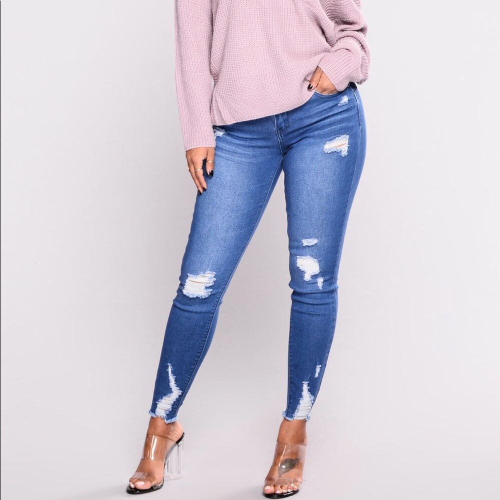 ❌SOLD❌Fashion nova distressed jeans